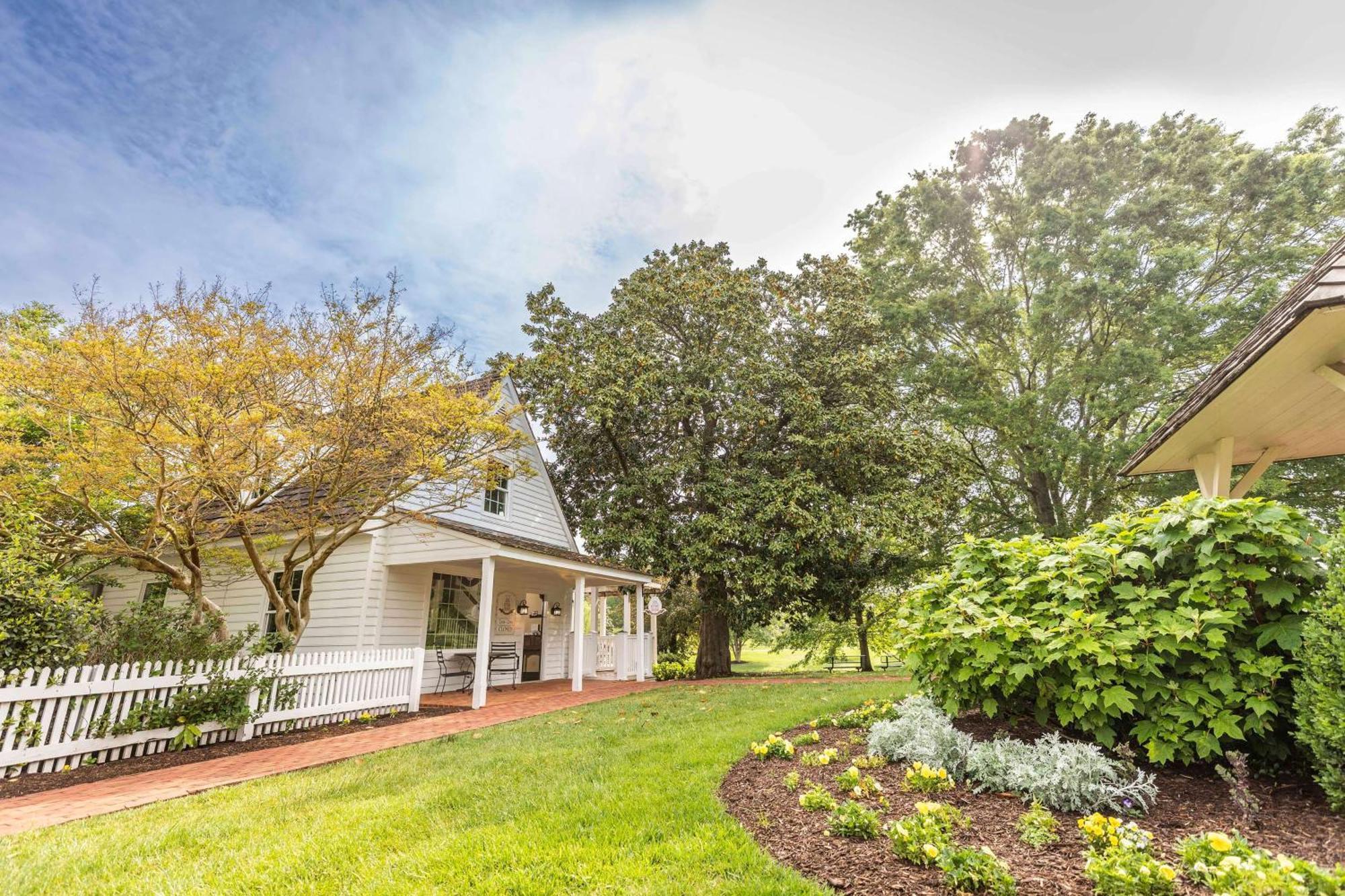 Hilton Vacation Club The Historic Powhatan Williamsburg Hotel Exterior photo